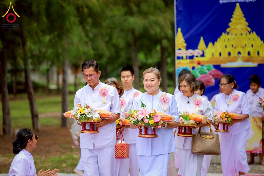 ภาพ No.255002:วันที่ 15 ตุลาคม พ.ศ. 2568 พิธีทอดกฐินสามัคคีประจำปี 2568 บูชาธรรม 81 ปี หลวงพ่อธัมมชโย ณ ศูนย์อบรมเยาวชนกาญจนบุรี