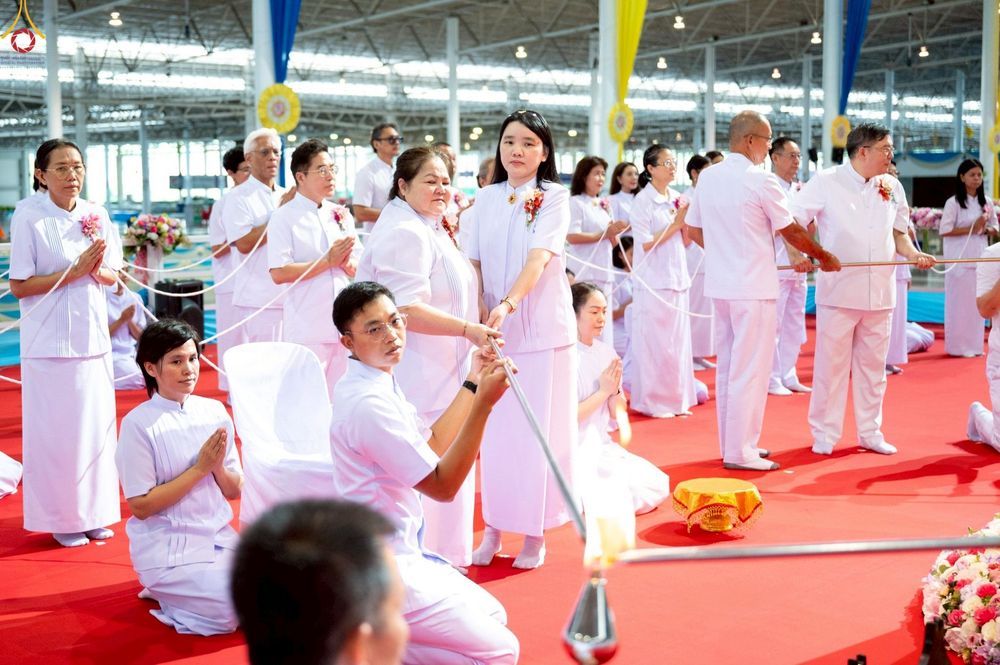 ภาพ No.235541:วันอาทิตย์ที่ 27 กรกฎาคม พ.ศ. 2568 พิธีจุดเทียนใจ ไฟนิรันด์ อนันตชัย ณ วัดพระธรรมกาย จ.ปทุมธานี