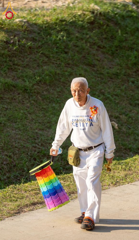 ภาพ No.275056:วันอาทิตย์ที่ 30 พฤศจิกายน พ.ศ. 2568 พิธีตอกเสาเข็ม "สร้างองค์พระเจดีย์เพื่อสร้างสันติภาพโลก" ต้นสุดท้าย ณ ศูนย์ปฏิบัติธรรมระยอง (บ้านช่องลม)