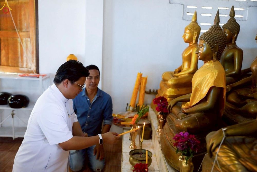 ภาพ No.259065:วันที่ 19 ตุลาคม พ.ศ. 2568 พิธีทอดกฐินสามัคคีทั่วไทย 30,000 วัด โดยคณะศิษยานุศิษย์ บูชาธรรม 81 ปี หลวงพ่อธัมมชโย ณ วัดโป่งตะขบ อ.วังม่วง จ.สระบุรี