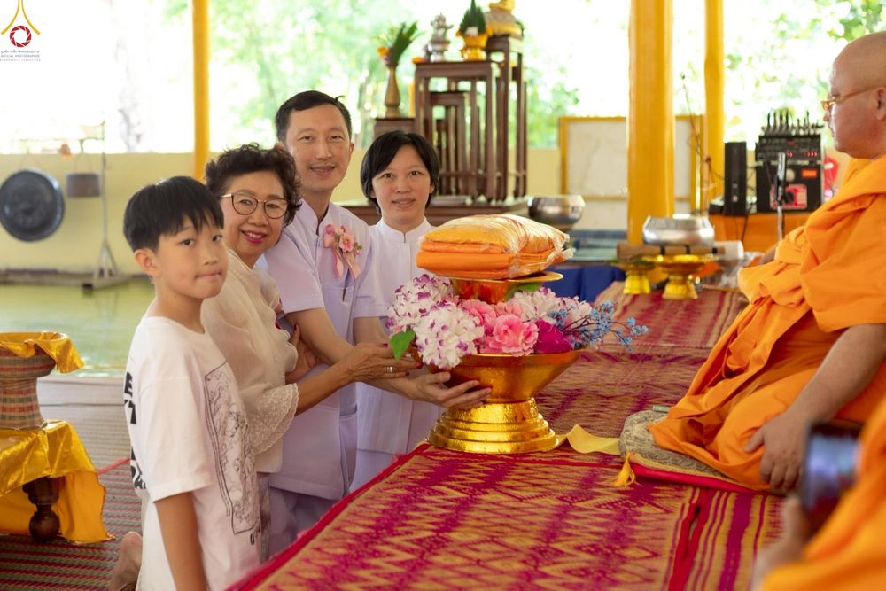 ภาพ No.250809:วันพุธที่ 8 ตุลาคม พ.ศ. 2568 พิธีทอดกฐินสามัคคีทั่วไทย 30,000 วัด โดยคณะศิษยานุศิษย์ บูชาธรรม 81 ปี หลวงพ่อธัมมชโย ณ ที่พักสงฆ์ป่ากลางแก้ว อ.เดชอุดม จ.อุบลราชธานี