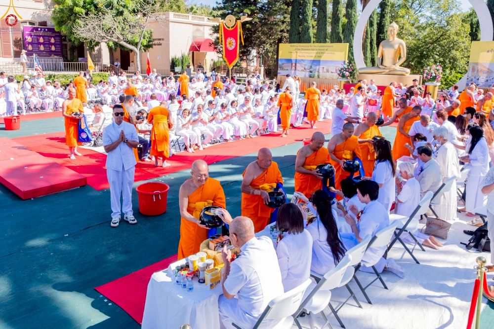 ภาพ No.259282:วันอาทิตย์ที่ 12 ตุลาคม พ.ศ. 2568 พิธีทอดกฐินบรมจักรพรรดิ สร้างอุโบสถ 82 ปี บูชาธรรมหลวงพ่อธัมมชโย ณ วัดพระธรรมกายแคลิฟอร์เนีย ประเทศสหรัฐอเมริกา 