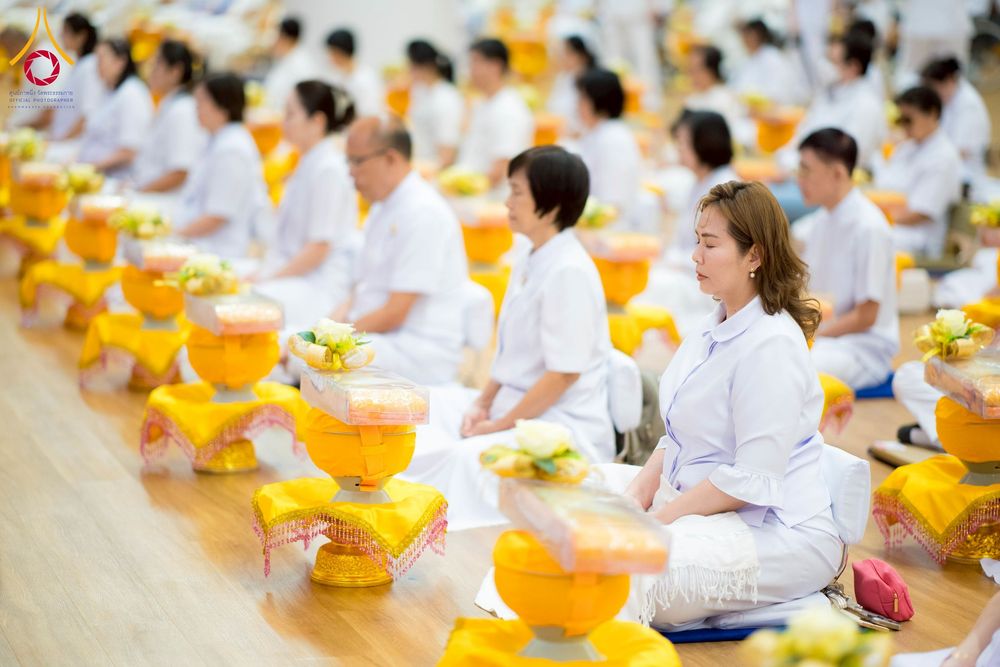 ภาพ No.270573:วันอาทิตย์ที่ 16 พฤศจิกายน พ.ศ. 2568 ถวายกองทุนโครงการอุปสมบทหมู่ 3,000 รูปทั่วไทย  รุ่นบูชาธรรมมหาปูชนียาจารย์ ณ ห้องแก้วสารพัดนึก 2 สภาธรรมกายสากล วัดพระธรรมกาย