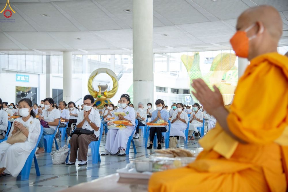 ภาพ No.82787:พิธีบุพเปตพลี ครั้งที่ 136 ร่วมอุทิศบุญแด่ญาติที่ล่วงลับไปแล้ว และสืบทอดอายุพระพุทธศาสนา วันเสาร์ที่ 17 มิถุนายน พ.ศ.2566 (วันพระแรม 14 ค่ำเดือน 7) ณ หอฉันคุณยายอาจารย์ฯ วัดพระธรรมกาย