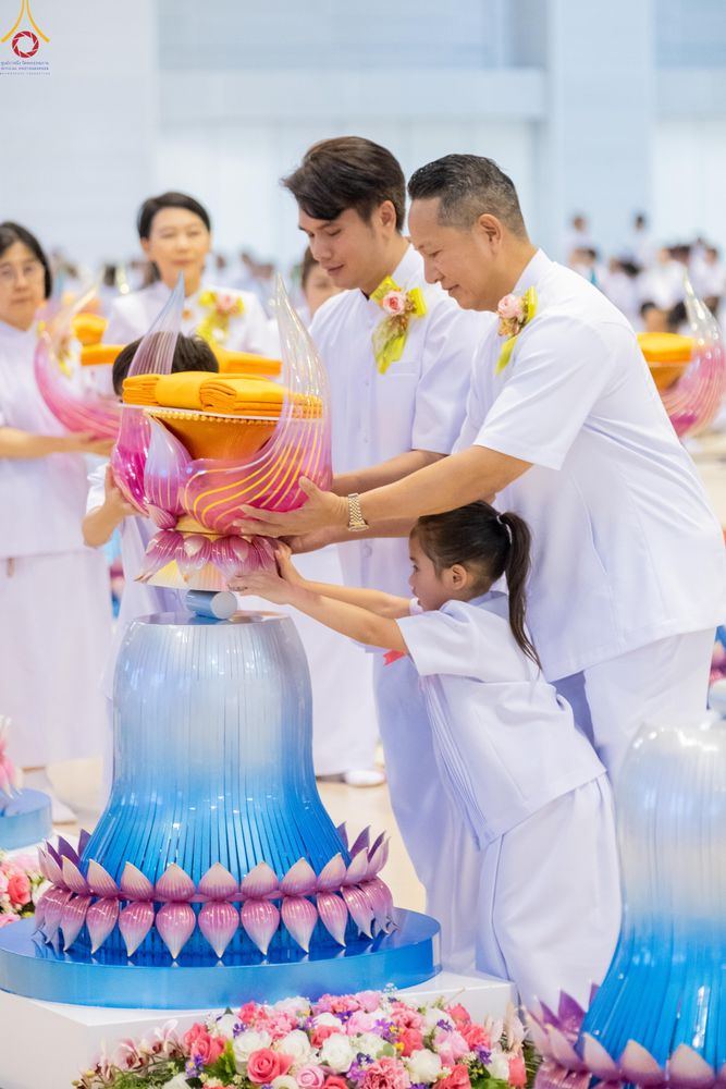 ภาพ No.318512:วันอาทิตย์ต้นเดือนที่ 5 เมษายน พ.ศ.2569 พิธีทอดผ้าป่าสมทบมหาสังฆทาน 40,000 กว่าวัดทั่วประเทศ ณ สภาธรรมกายสากล วัดพระธรรมกาย