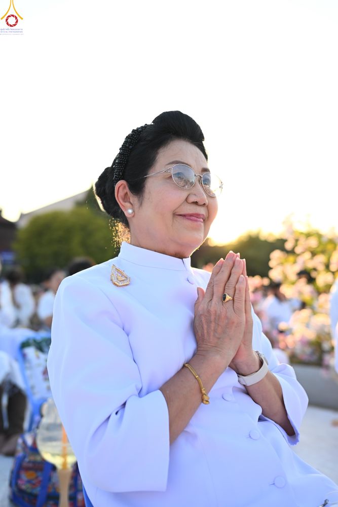 ภาพ No.293972:วันที่ 14 มกราคม พ.ศ. 2569 พิธีจุดประทีปถวายเป็นพุทธบูชา และบูชาธรรมมหาปูชนียาจารย์  ณ วัดสองพี่น้อง ต.ต้นตาล อ.สองพี่น้อง จ.สุพรรณบุรี ในโครงการธรรมยาตรา กตัญญูบูชา มหาปูชนียาจารย์ พระมงคลเทพมุนี(สด จนฺทสโร) พระผู้ปราบมาร อนุสรณ์สถาน 7 แห่ง ปีที่ 14