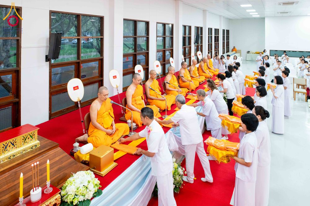 ภาพ No.314683:วันเสาร์ที่ 21 มีนาคม พ.ศ. 2569 พิธีบำเพ็ญกุศล คุณพ่อณรงค์ จินตมากุล  สิริอายุ 99 ปี 11 เดือน โยมบิดา พระครูปลัดรัตนวีรวัฒน์ (รังสฤษดิ์ อิทฺธิจินตโก) ที่ปรึกษาเจ้าคณะจังหวัดปทุมธานี เจ้าอาวาสวัดพระธรรมกาย  ณ ห้องปลูกศรัทธา 2 วัดพระธรรมกาย ปทุมธานี