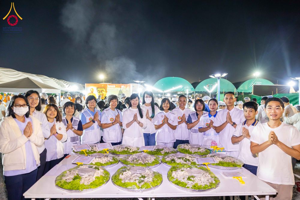 ภาพ No.301696:วันที่ 24 มกราคม พ.ศ. 2569 พิธีถวายภัตตาหารเป็นสังฆทาน แด่พระธรรมยาตรา ณ อนุสรณ์สถานบางปลา วัดบางปลา อำเภอบางเลน จังหวัดนครปฐม ในโครงการธรรมยาตรา กตัญญูบูชา มหาปูชนียาจารย์ พระมงคลเทพมุนี(สด จนฺทสโร) พระผู้ปราบมาร อนุสรณ์สถาน 7 แห่ง ปีที่ 14