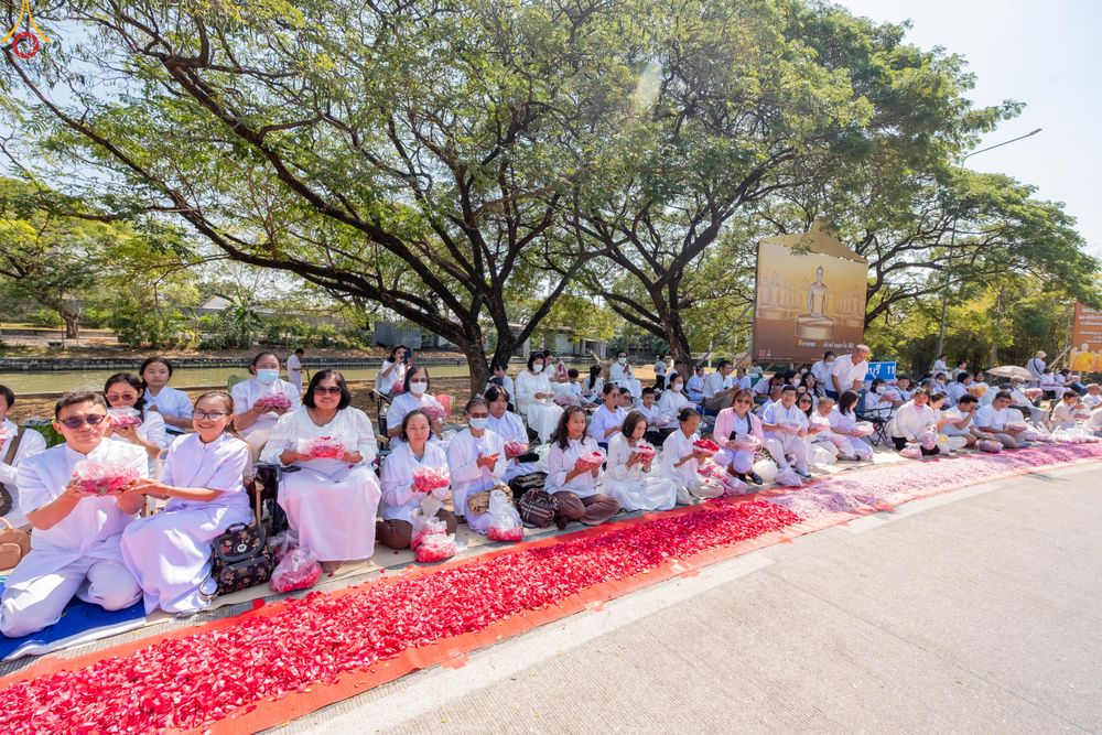 ภาพ No.304079:วันที่ 25 มกราคม พ.ศ. 2569 พิธีต้อนรับพระธรรมยาตรา  รร.สามัคคีราษฏร์บำรุง-วัดพระธรรมกาย ในโครงการธรรมยาตรา กตัญญูบูชา มหาปูชนียาจารย์ พระมงคลเทพมุนี(สด จนฺทสโร) พระผู้ปราบมาร อนุสรณ์สถาน 7 แห่ง ปีที่ 14