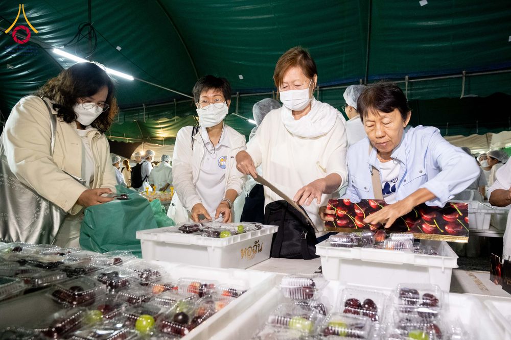 ภาพ No.301713:วันที่ 24 มกราคม พ.ศ. 2569 พิธีถวายภัตตาหารเป็นสังฆทาน แด่พระธรรมยาตรา ณ อนุสรณ์สถานบางปลา วัดบางปลา อำเภอบางเลน จังหวัดนครปฐม ในโครงการธรรมยาตรา กตัญญูบูชา มหาปูชนียาจารย์ พระมงคลเทพมุนี(สด จนฺทสโร) พระผู้ปราบมาร อนุสรณ์สถาน 7 แห่ง ปีที่ 14