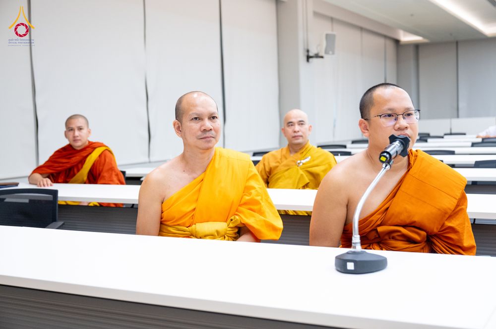ภาพ No.324833:วันอังคารที่ 21 เมษายน พ.ศ.2569  หลวงพ่อทัตตชีโว รองเจ้าอาวาสวัดพระธรรมกาย ถวายการต้อนรับและปฏิสันถารคณะสงฆ์จากประเทศเวียดนาม
