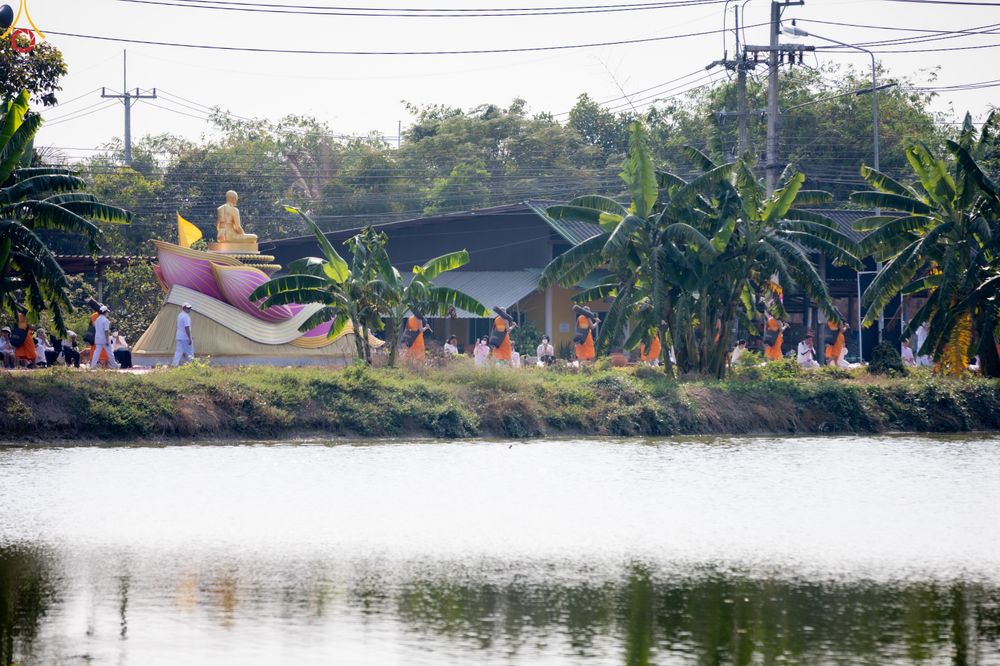 ภาพ No.299412:วันที่ 18 มกราคม พ.ศ. 2569 พิธีต้อนรับพระธรรมยาตรา ณ อนุสรณ์สถานลำดับที่ 5 สถานที่เผยแผ่วิชชาธรรมกายครั้งแรก อนุสรณ์สถานบางปลา วัดบางปลา อำเภอบางเลน จังหวัดนครปฐม ในโครงการธรรมยาตรา กตัญญูบูชา มหาปูชนียาจารย์ พระมงคลเทพมุนี(สด จนฺทสโร) พระผู้ปราบมาร อนุส