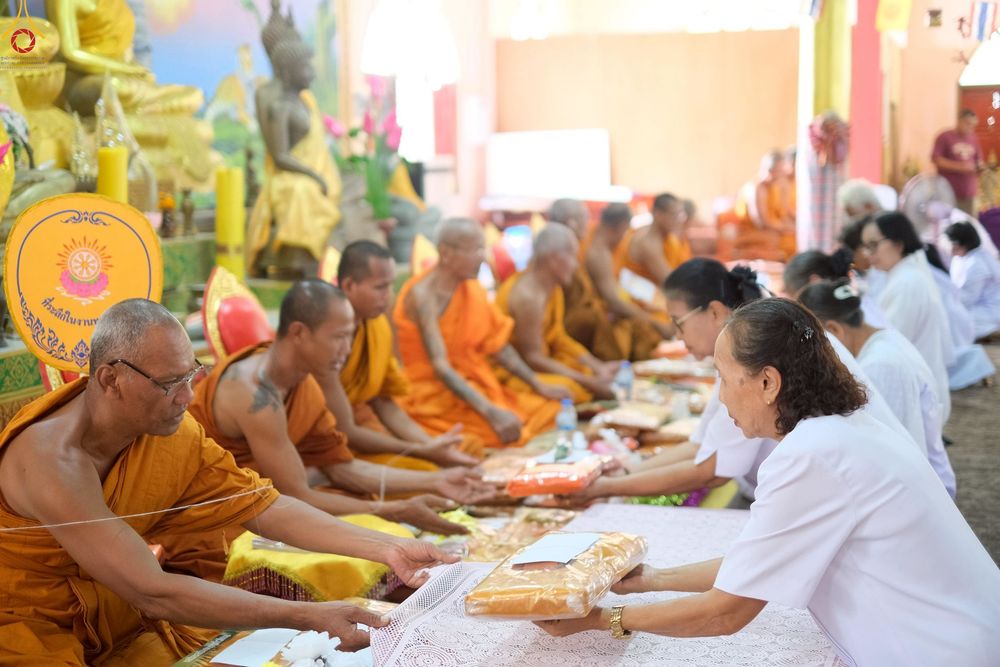 ภาพ No.270447:วันที่ 22 ตุลาคม พ.ศ. 2568 พิธีทอดกฐินสามัคคีทั่วไทย ณ วัดกระโดนไม้แดง ต.ชุมแสง อ.กระสัง จ.บุรีรัมย์ โดยคณะศิษยานุศิษย์ บูชาธรรม 81 ปี หลวงพ่อธัมมชโย