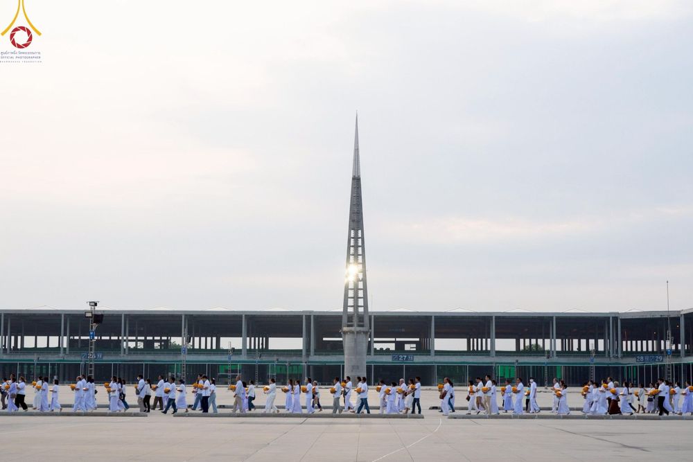 ภาพ No.214902:วันเสาร์ที่ 5 เมษายน พ.ศ. 2568 พิธีเวียนประทักษิณรอบพระมหาธรรมกายเจดีย์  พิธีวันทาเจดีย์ พิธีขอขมาและมอบผ้าไตร ในโครงการบรรพชาสามเณรฟื้นฟูพระพุทธศาสนาทั่วไทย , โครงการหน่อแก้วเปรียญธรรม รุ่นที่ 13 ,  โครงการสามเณรยุวธรรมทายาท รุ่นที่ 33 , โครงการสามเณรมั