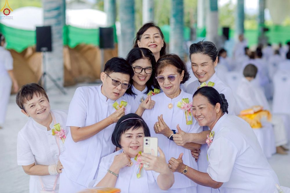 ภาพ No.249336:วันที่ 28 กันยายน พ.ศ. 2568 พิธีทอดผ้าป่าแผ่นบันมงคลมหาเศรษฐี อาคาร 80 ปี หลวงพ่อธัมมชโย ณ ศูนย์ปฏิบัติธรรมวิหารแดง ต.เจริญธรรม อ.วิหารแดง จ.สระบุรี