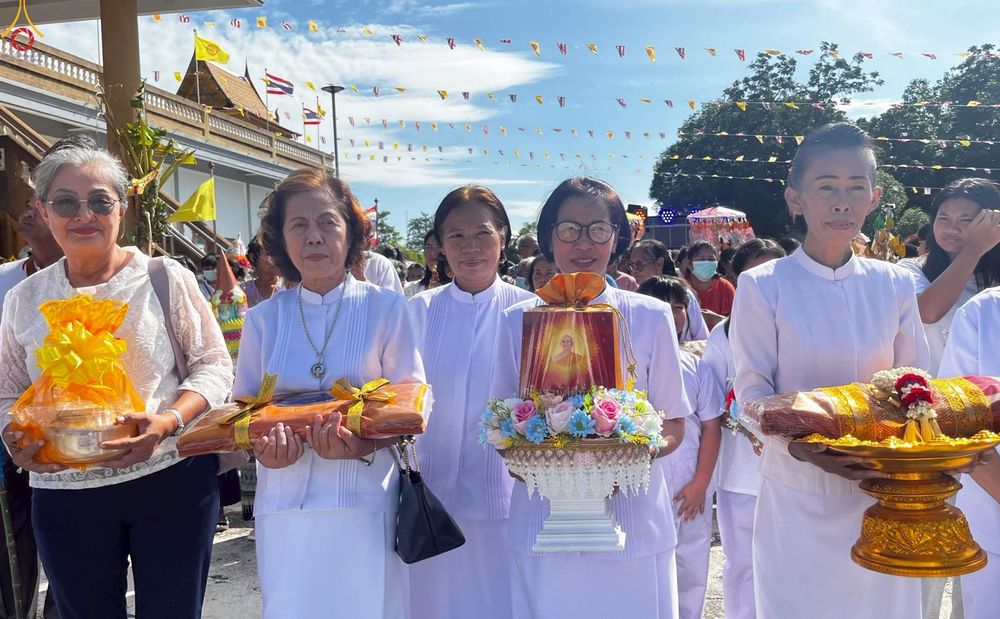 ภาพ No.263849:วันที่ 18 ตุลาคม พ.ศ. 2568 พิธีทอดกฐินสามัคคีทั่วไทย 30,000 วัด โดยคณะศิษยานุศิษย์ บูชาธรรม 81 ปี หลวงพ่อธัมมชโย ณ วัดคอกวัว ตำบลหนองโอ่ง อำเภออู่ทอง จังหวัดสุพรรณบุรี