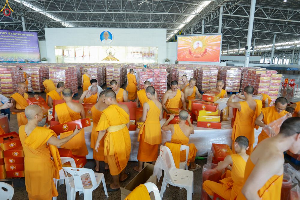 ภาพ No.322076:วันที่ 14 เมษายน พ.ศ.2569 การเตรียมกล่องไทยธรรม วันสุดท้าย เพื่องานถวายมหาสังฆทาน 40,000 กว่าวัดทั่วประเทศ วันคุ้มครองโลก 22 เมษายน พ.ศ.2569 วัดพระธรรมกาย