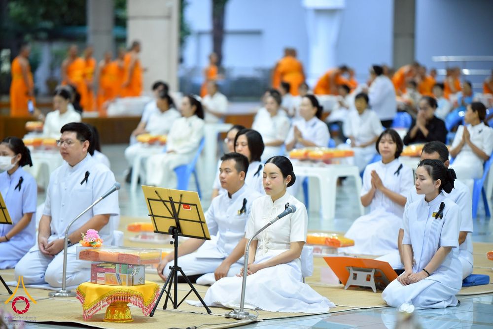 ภาพ No.267512:วันที่ 7 พฤศจิกายน พ.ศ. 2568 พสกนิกรอำเภอคลองหลวง รวมใจบำเพ็ญกุศลปัณรสมวาร (15 วัน) อุทิศถวายเป็นพระราชกุศลแด่ “สมเด็จพระพันปีหลวง” ณ วัดพระธรรมกาย