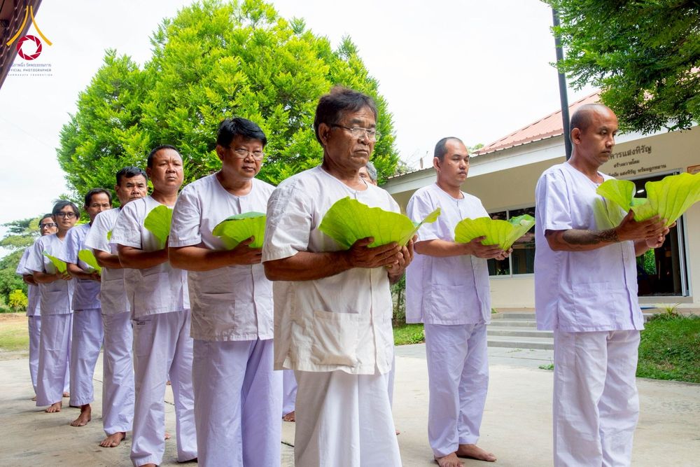 ภาพ No.276318:วันศุกร์ที่ 5 ธันวาคม 2568 (วันพ่อแห่งชาติ) พิธีบรรพชาอุปสมบทหมู่ธรรมทายาท จำนวน 14 รูป โครงการบรรพชาอุปสมบทหมู่ รุ่นบูชาธรรมมหาปูชนียาจารย์ ประจำปี 2568  ณ ศูนย์อบรมเยาวชนบางปะหัน จังหวัดพระนครศรีอยุธยา