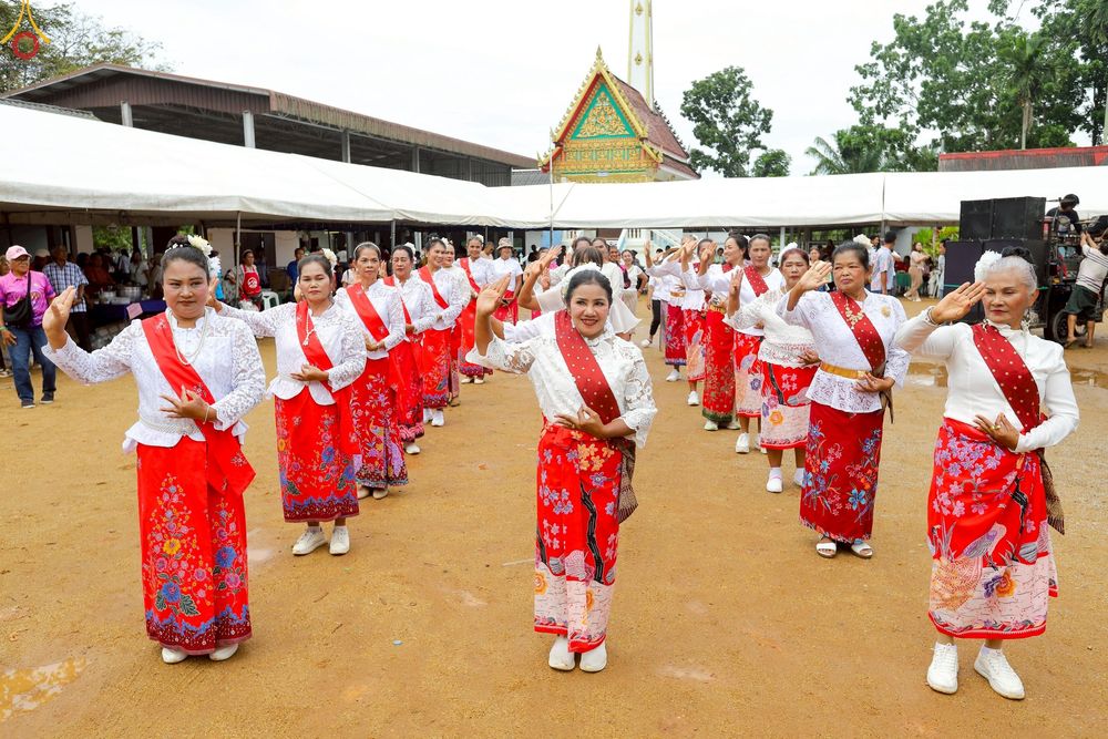 ภาพ No.258195:วันที่ 18 ตุลาคม พ.ศ. 2568 พิธีทอดกฐินสามัคคีทั่วไทย 30,000 วัด โดยคณะศิษยานุศิษย์ บูชาธรรม 81 ปี หลวงพ่อธัมมชโย ณ วัดนอก จ.สุราษฎร์ธานี