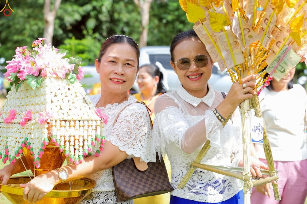 ภาพ No.260753:วันที่ 19 ตุลาคม พ.ศ. 2568 พิธีทอดกฐินสามัคคีทั่วไทย 30,000 วัด โดยคณะศิษยานุศิษย์ บูชาธรรม 81 ปี หลวงพ่อธัมมชโย ณ ที่พักสงฆ์บ้านขวัญพัฒน์ ต.คลองพา  อ.ท่าชนะ จ.สุราษฎร์ธานี