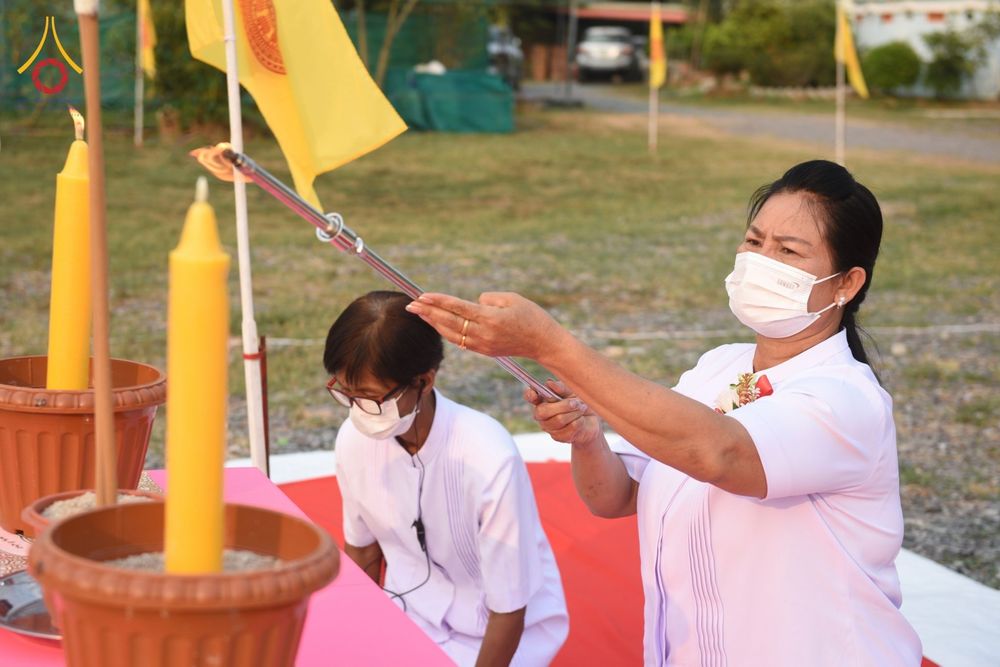 ภาพ No.76454:พิธีกลั่นแผ่นดิน โปรยดอกไม้ ขนทรายเข้าศูนย์ เพื่อสร้างอาคารปฏิบัติธรรม 80 ปี หลวงพ่อธัมมชโย  ณ ศูนย์ปฏิบัติธรรมวิหารแดง ตำบลเจริญธรรม อำเภอวิหารแดง จ.สระบุรี วันอาทิตย์ที่ 19 กุมภาพันธ์ พ.ศ. 2566