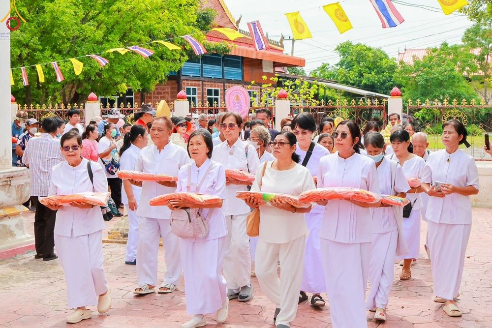 ภาพ No.170662:พิธีทอดกฐิน ณ วัดหนองพันเรือ ตำบลไผ่ขวาง อำเภอบ้านหมอ จ.สระบุรี ในโครงการกฐินสามัคคีทั่วไทย 30,000 วัด บูชาธรรม 80 ปี หลวงพ่อธัมมชโย โดยคณะศิษยานุศิษย์วัดพระธรรมกาย วันที่ 27 ตุลาคม พ.ศ. 2567
