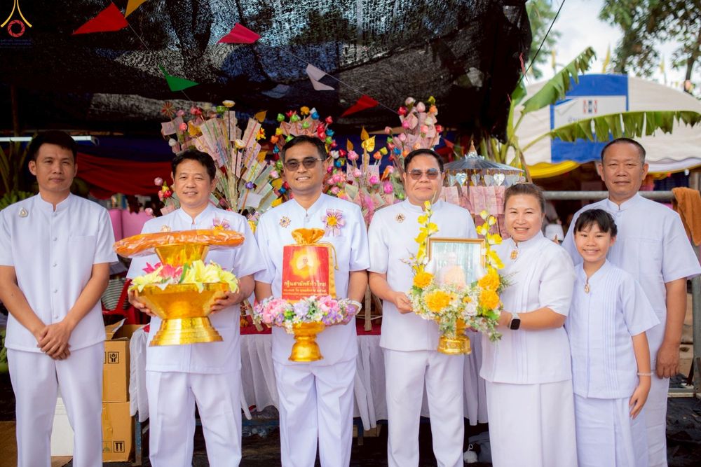 ภาพ No.271778:วันที่ 3 พฤศจิกายน พ.ศ. 2568 พิธีทอดกฐินสามัคคีทั่วไทย ณ วัดป่าพนังสลักได อ.หนองบัวแดง จ.ชัยภูมิ โดยคณะศิษยานุศิษย์ บูชาธรรม 81 ปี หลวงพ่อธัมมชโย