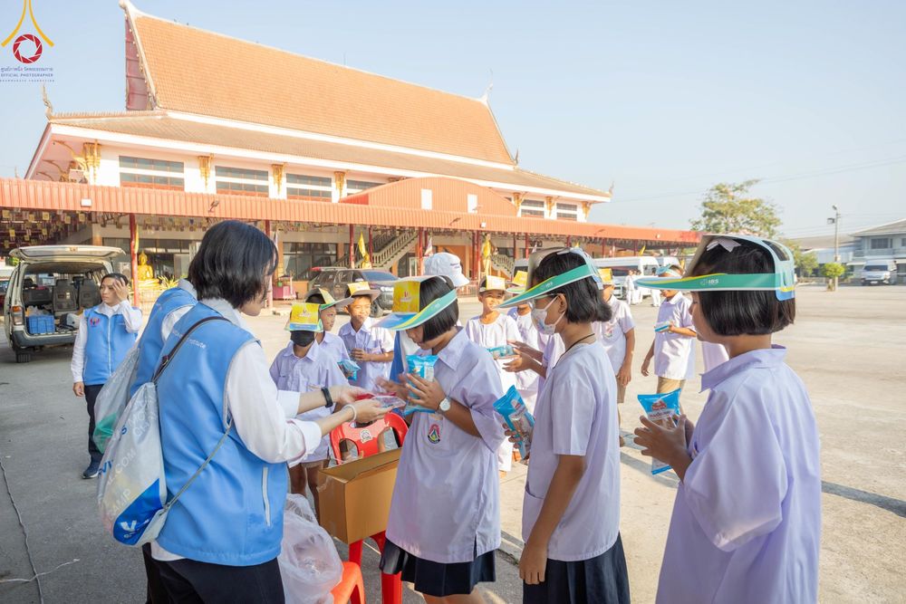 ภาพ No.192082:พิธีทอดผ้าป่าทำนุบำรุงศาสนสถาน ณ วัดนราภิรมย์ ตำบลนราภิรมย์ อำเภอบางเลน จังหวัดนครปฐม ในโครงการธรรมยาตรา กตัญญูบูชา มหาปูชนียาจารย์ พระมงคลเทพมุนี(สด จนฺทสโร) พระผู้ปราบมาร อนุสรณ์สถาน 7 แห่ง ปีที่ 13 วันที่ 9 มกราคม พ.ศ. 2568