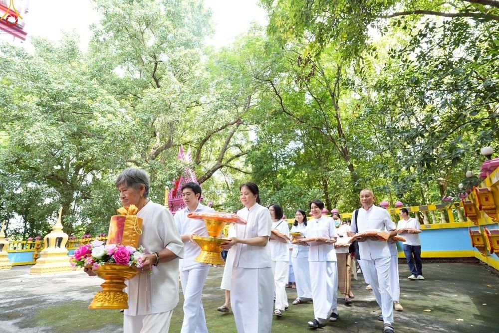 ภาพ No.252018:วันที่ 11 ตุลาคม พ.ศ. 2568 พิธีทอดกฐินสามัคคีทั่วไทย 30,000 วัด โดยคณะศิษยานุศิษย์ บูชาธรรม 81 ปี หลวงพ่อธัมมชโย ณ วัดสร่างโศก อ.บ้านหมอ จ.สระบุรี