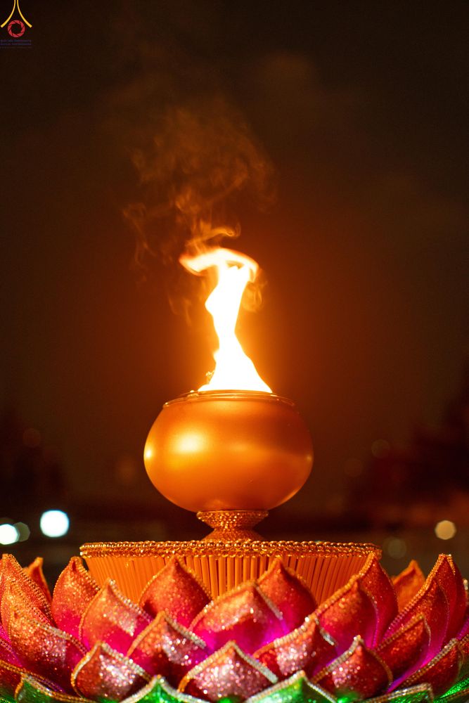 ภาพ No.297176:วันที่ 17 มกราคม พ.ศ. 2569 พิธีจุดประทีปถวายเป็นพุทธบูชา และบูชาธรรมมหาปูชนียาจารย์ (ภาพชุดที่ 2) ณ วัดโบสถ์บน ต.บางคูเวียง จ.นนทบุรี อนุสรณ์สถานลำดับที่ 4 สถานที่เกิดด้วยกายธรรม ในโครงการธรรมยาตรา กตัญญูบูชา มหาปูชนียาจารย์ พระมงคลเทพมุนี(สด จนฺทสโร) พร