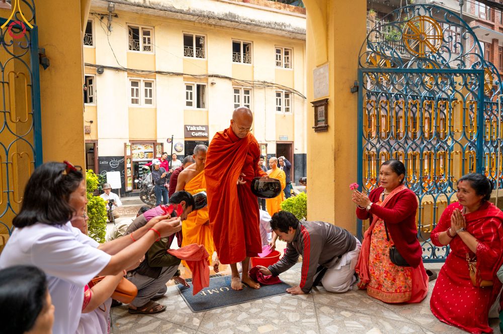 ภาพ No.317280:วันอังคารที่ 31 มีนาคม พ.ศ.2569 จาริกบิณฑบาตแห่งศรัทธา จากวัดอเชศวรสู่สี่แยกปาตันและวัดศรี ประเทศเนปาล