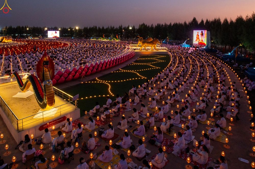 ภาพ No.302281:วันที่ 23 มกราคม พ.ศ. 2569 พิธีจุดประทีปธรรมถวายเป็นพุทธบูชา (ภาพชุดที่ 2) และบูชาธรรมมหาปูชนียาจารย์  ณ อนุสรณ์สถานลำดับที่ 5 สถานที่เผยแผ่วิชชาธรรมกายครั้งแรก อนุสรณ์สถานบางปลา วัดบางปลา อำเภอบางเลน จังหวัดนครปฐม ในโครงการธรรมยาตรา กตัญญูบูชา มหาปูชนีย