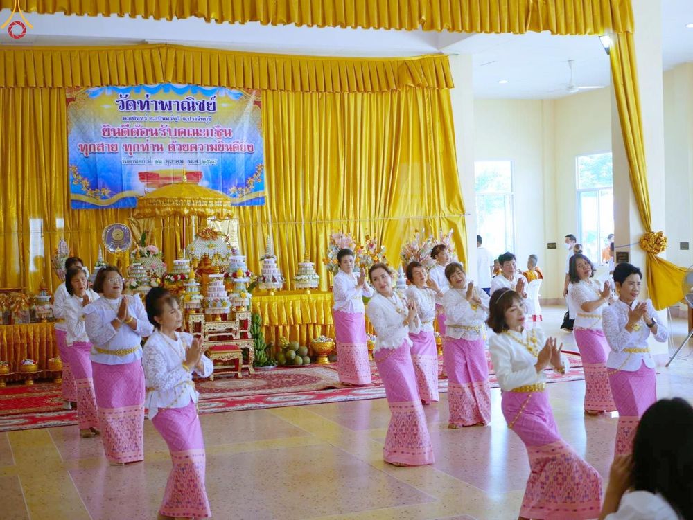 ภาพ No.281925:วันที่ 12 ตุลาคม พ.ศ. 2568 พิธีทอดกฐินสามัคคีทั่วไทย 30,000 วัด  โดยคณะศิษยานุศิษย์ บูชาธรรม 81 ปี  หลวงพ่อธัมมชโย ณ วัดท่าพาณิชย์ อ.กบินทร์บุรี จ.ปราจีนบุรี