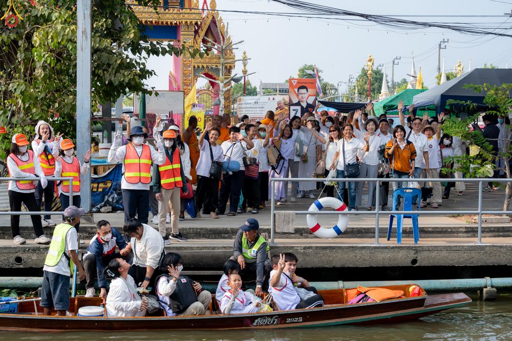 ภาพ No.296786:วันที่ 17 มกราคม พ.ศ. 2569 พิธีจุดประทีปถวายเป็นพุทธบูชา และบูชาธรรมมหาปูชนียาจารย์  ณ วัดโบสถ์บน ต.บางคูเวียง จ.นนทบุรี อนุสรณ์สถานลำดับที่ 4 สถานที่เกิดด้วยกายธรรม ในโครงการธรรมยาตรา กตัญญูบูชา มหาปูชนียาจารย์ พระมงคลเทพมุนี(สด จนฺทสโร) พระผู้ปราบมาร อ