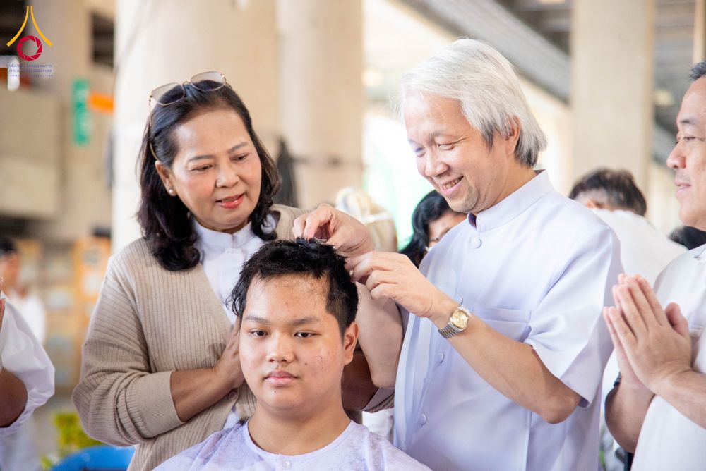 ภาพ No.293623:วันที่ 10 มกราคม พ.ศ. 2569 พิธีปลงผมธรรมทายาทบูชาธรรม 117  ปี คุณยายอาจารย์ฯ ณ วิหารคด วัดพระธรรมกาย ปทุมธานี