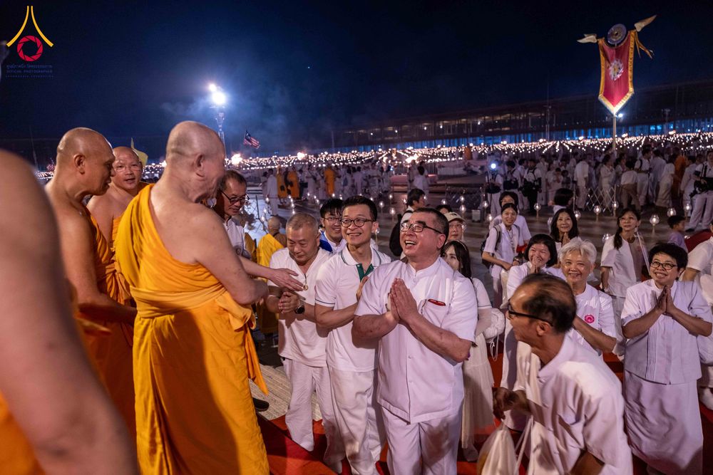 ภาพ No.312476:วันอังคารที่ 3 มีนาคม พ.ศ.2569 พิธีเวียนประทักษิณและจุดมาฆประทีป (ภาพชุดที่ 2) ณ ลานธรรมพระมหาธรรมกายเจดีย์ วัดพระธรรมกาย