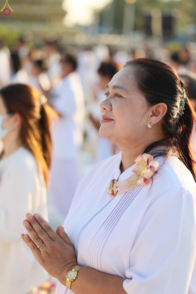 ภาพ No.293869:วันที่ 14 มกราคม พ.ศ. 2569 พิธีจุดประทีปถวายเป็นพุทธบูชา และบูชาธรรมมหาปูชนียาจารย์  ณ วัดสองพี่น้อง ต.ต้นตาล อ.สองพี่น้อง จ.สุพรรณบุรี ในโครงการธรรมยาตรา กตัญญูบูชา มหาปูชนียาจารย์ พระมงคลเทพมุนี(สด จนฺทสโร) พระผู้ปราบมาร อนุสรณ์สถาน 7 แห่ง ปีที่ 14