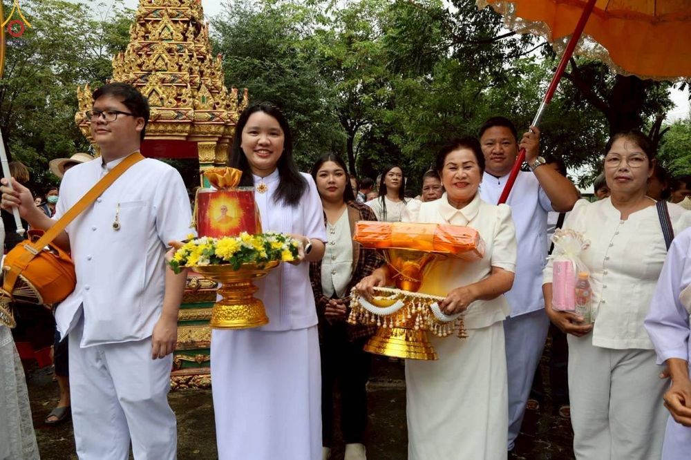 ภาพ No.282949:วันที่ 1 พฤศจิกายน พ.ศ.2568 พิธีทอดกฐินสามัคคีทั่วไทย 30,000 วัด  โดยคณะศิษยานุศิษย์ บูชาธรรม 81 ปี  หลวงพ่อธัมมชโย ณ วัดคีรีรัตนาราม อ.อู่ทอง จ.สุพรรณบุรี