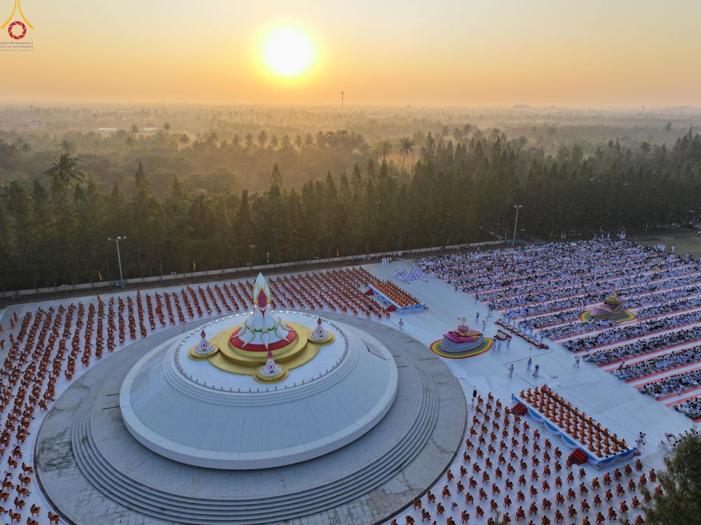 ภาพ No.292340:วันที่ 11 มกราคม พ.ศ. 2569 พิธีตักบาตรพระธรรมยาตรา ณ อนุสรณ์สถานคลองบางนางแท่น อ.สามพราน จ.นครปฐม ในโครงการธรรมยาตรา กตัญญูบูชา มหาปูชนียาจารย์ พระมงคลเทพมุนี(สด จนฺทสโร) พระผู้ปราบมาร อนุสรณ์สถาน 7 แห่ง ปีที่ 14