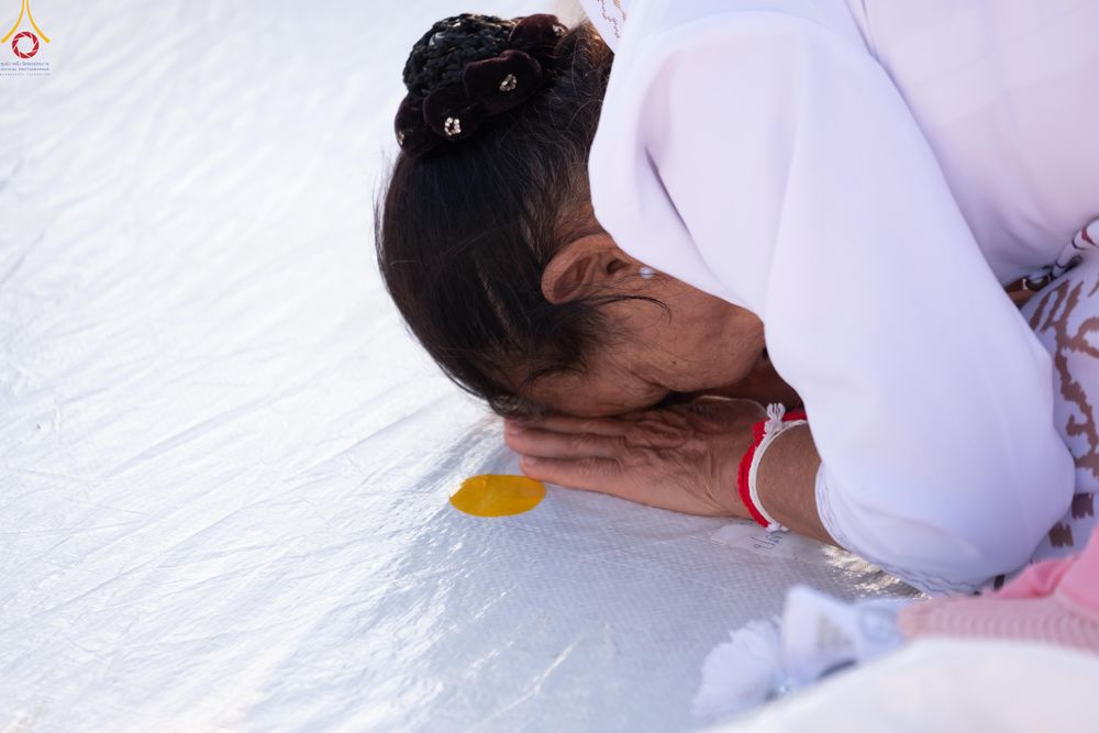 ภาพ No.302085:วันที่ 23 มกราคม พ.ศ. 2569 พิธีจุดประทีปธรรมถวายเป็นพุทธบูชา และบูชาธรรมมหาปูชนียาจารย์  ณ อนุสรณ์สถานลำดับที่ 5 สถานที่เผยแผ่วิชชาธรรมกายครั้งแรก อนุสรณ์สถานบางปลา วัดบางปลา อำเภอบางเลน จังหวัดนครปฐม ในโครงการธรรมยาตรา กตัญญูบูชา มหาปูชนียาจารย์ พระมงคล