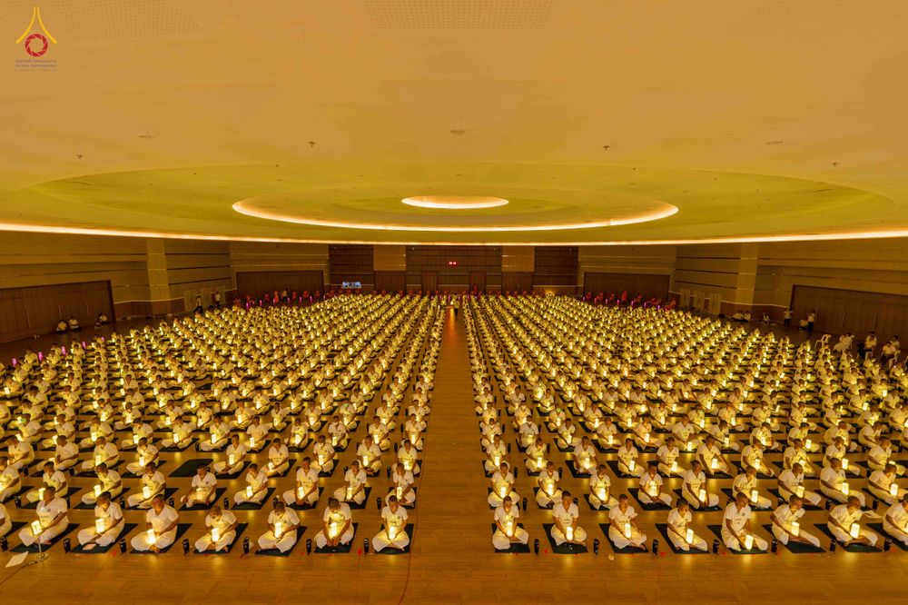ภาพ No.341581:วันที่ 26 กรกฎาคม พ.ศ. 2569 โครงการพัฒนาคุณธรรม จริยธรรม สำหรับนักเรียนนายสิบตำรวจ (นสต.) รุ่นที่ 17 ศูนย์ฝึกอบรมตำรวจภูธรภาค 1 ได้จัดกิจกรรม  จุดเทียนรวมใจและปฏิบัติธรรมเจริญสมาธิภาวนา เพื่อน้อมอุทิศถวายเป็นพระราชกุศลฯ ณ ศูนย์ปฏิบัติธรรมเวิล์ดพีช วัลเล่