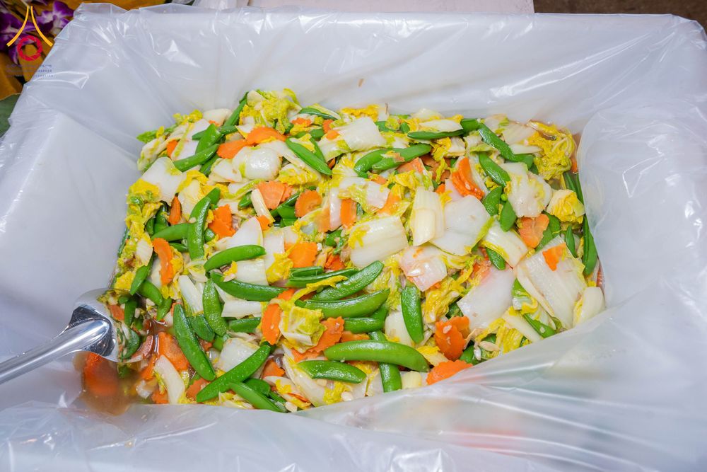 ภาพ No.303633:วันที่ 27 มกราคม พ.ศ. 2569 พิธีถวายภัตตาหารเป็นสังฆทาน แด่พระธรรมยาตรา ณ วัดพระธรรมกาย  จังหวัดปทุมธานี ในโครงการธรรมยาตรา กตัญญูบูชา มหาปูชนียาจารย์ พระมงคลเทพมุนี(สด จนฺทสโร) พระผู้ปราบมาร อนุสรณ์สถาน 7 แห่ง ปีที่ 14