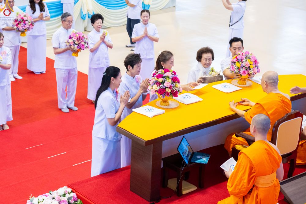 ภาพ No.281089:วันที่ 21 ธันวาคม พ.ศ.2568 พิธีมุทิตาหลวงพ่อทัตตชีโว ณ ห้องแก้วสารพัดนึก วัดพระธรรมกาย