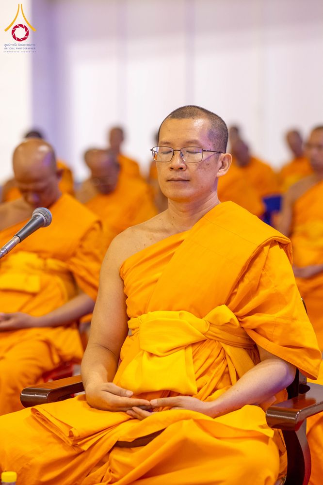 ภาพ No.325652:วันที่ 26 เมษายน พ.ศ.2569 กิจกรรมงานบุญวันอาทิตย์ สาธุชนปฏิบัติธรรมร่วมกัน ณ ห้องแก้วสารพัด 1 วัดพระธรรมกาย ปทุมธานี