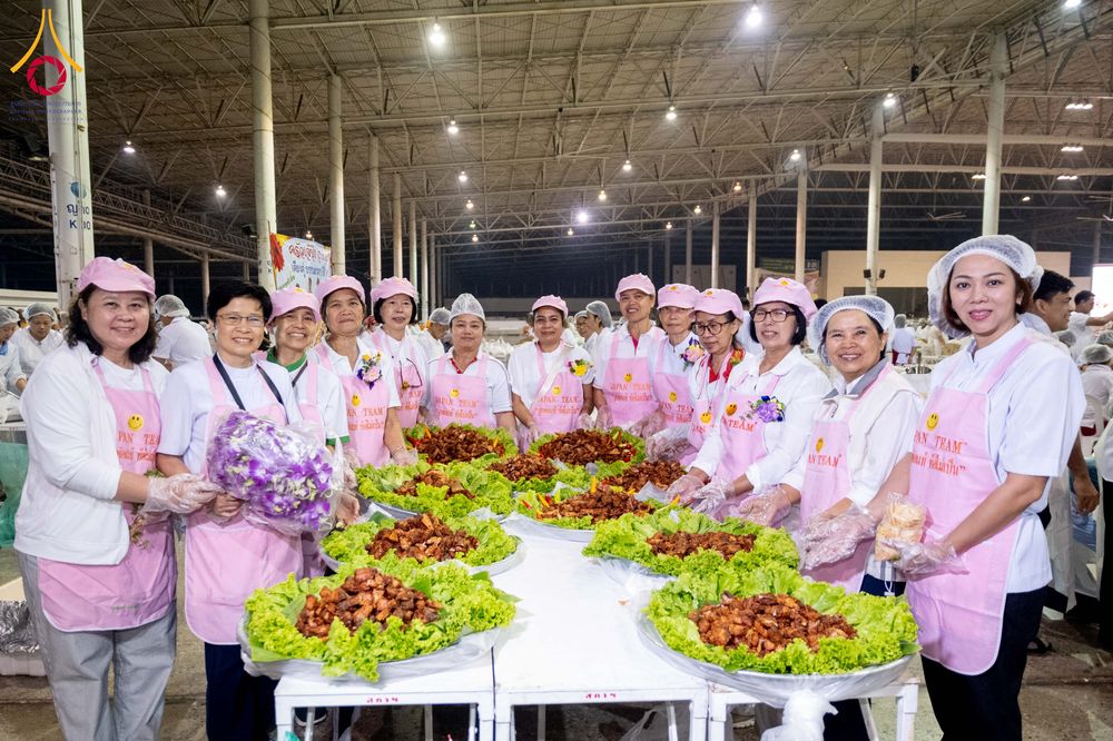 ภาพ No.306166:วันที่ 30 มกราคม พ.ศ. 2569 พิธีถวายภัตตาหารเป็นสังฆทาน แด่พระธรรมยาตรา ณ วัดพระธรรมกาย  จังหวัดปทุมธานี ในโครงการธรรมยาตรา กตัญญูบูชา มหาปูชนียาจารย์ พระมงคลเทพมุนี(สด จนฺทสโร) พระผู้ปราบมาร อนุสรณ์สถาน 7 แห่ง ปีที่ 14