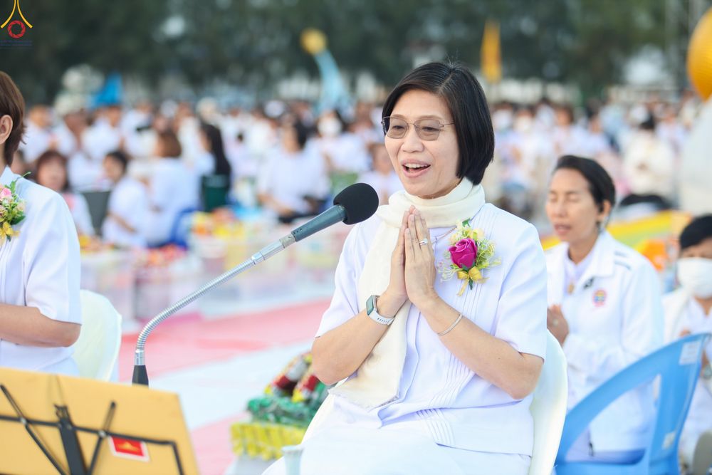 ภาพ No.302462:วันที่ 24 มกราคม พ.ศ. 2569 พิธีตักบาตรพระธรรมยาตรา ณ อนุสรณ์สถานลำดับที่ 5 สถานที่เผยแผ่วิชชาธรรมกายครั้งแรก อนุสรณ์สถานบางปลา วัดบางปลา อำเภอบางเลน จังหวัดนครปฐม ในโครงการธรรมยาตรา กตัญญูบูชา มหาปูชนียาจารย์ พระมงคลเทพมุนี(สด จนฺทสโร) พระผู้ปราบมาร อนุส