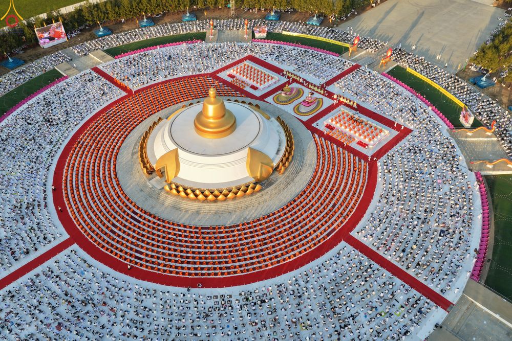 ภาพ No.302091:วันที่ 23 มกราคม พ.ศ. 2569 พิธีจุดประทีปธรรมถวายเป็นพุทธบูชา และบูชาธรรมมหาปูชนียาจารย์  ณ อนุสรณ์สถานลำดับที่ 5 สถานที่เผยแผ่วิชชาธรรมกายครั้งแรก อนุสรณ์สถานบางปลา วัดบางปลา อำเภอบางเลน จังหวัดนครปฐม ในโครงการธรรมยาตรา กตัญญูบูชา มหาปูชนียาจารย์ พระมงคล