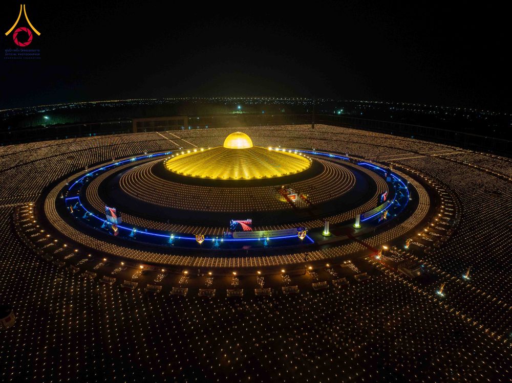 ภาพ No.312444:วันอังคารที่ 3 มีนาคม พ.ศ.2569 พิธีเวียนประทักษิณและจุดมาฆประทีป (ภาพชุดที่ 2) ณ ลานธรรมพระมหาธรรมกายเจดีย์ วัดพระธรรมกาย