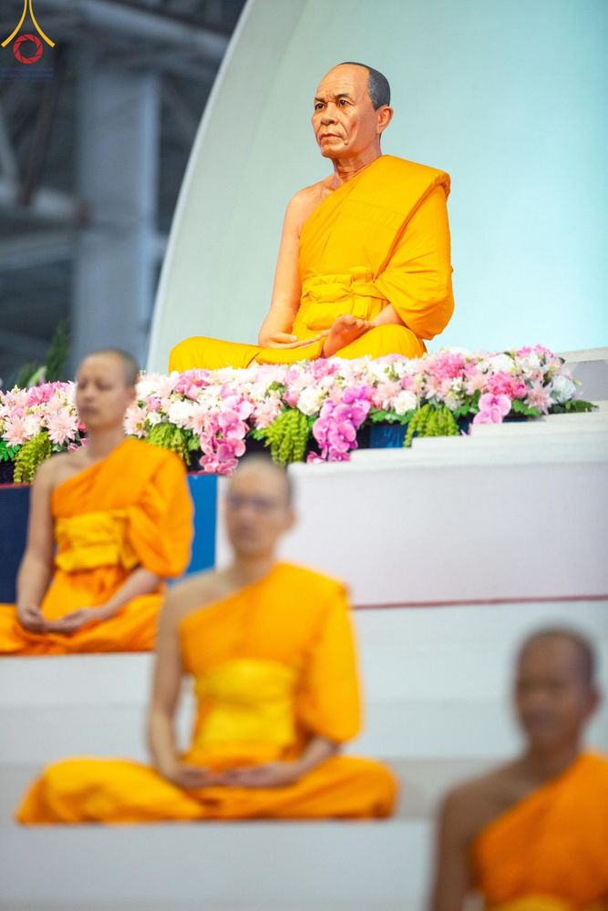 ภาพ No.205982:พิธีตักบาตร และ พิธีบูชาข้าวพระ ในวันอาทิตย์ต้นเดือน 2 กุมภาพันธ์ พ.ศ. 2568 ณ สภาธรรมกายสากล วัดพระธรรมกาย
